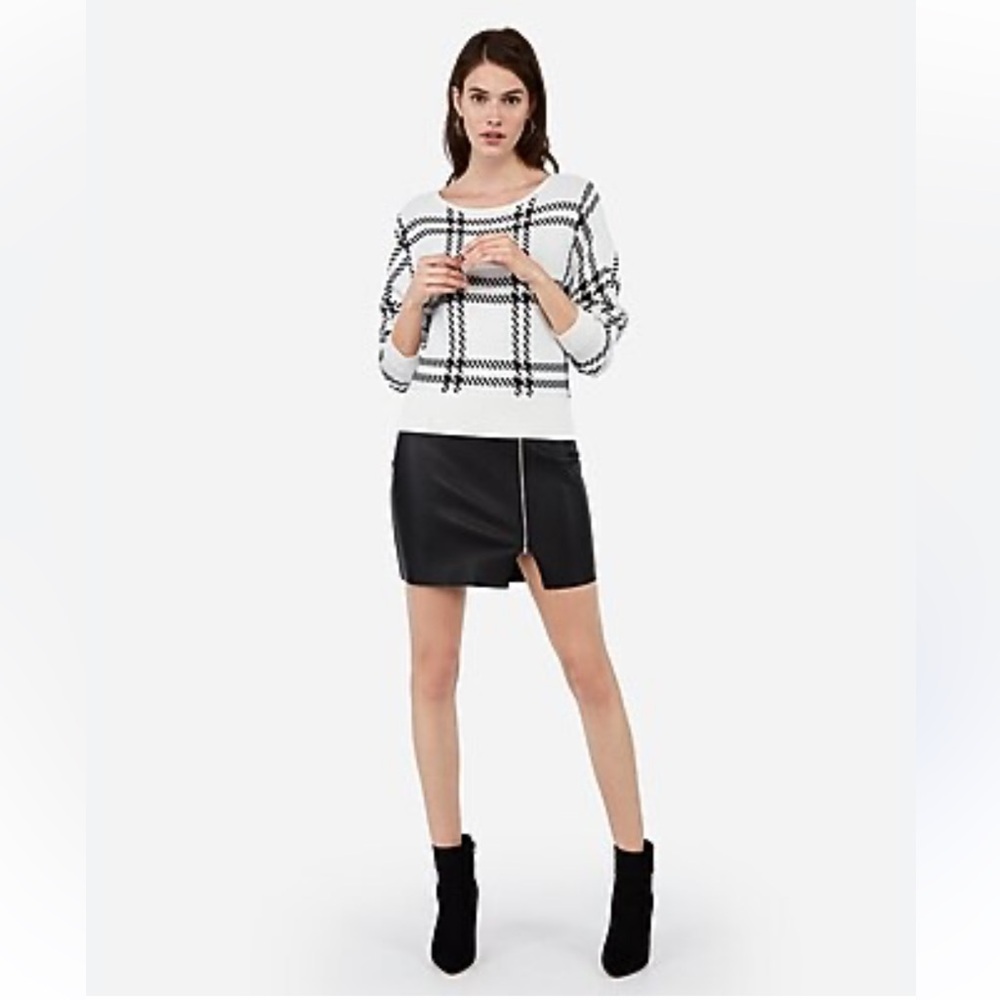 Express plaid banded bottom dolman sleeve sweater black and white size M